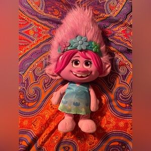 Poppy trolls doll. Interactive super cute.‎